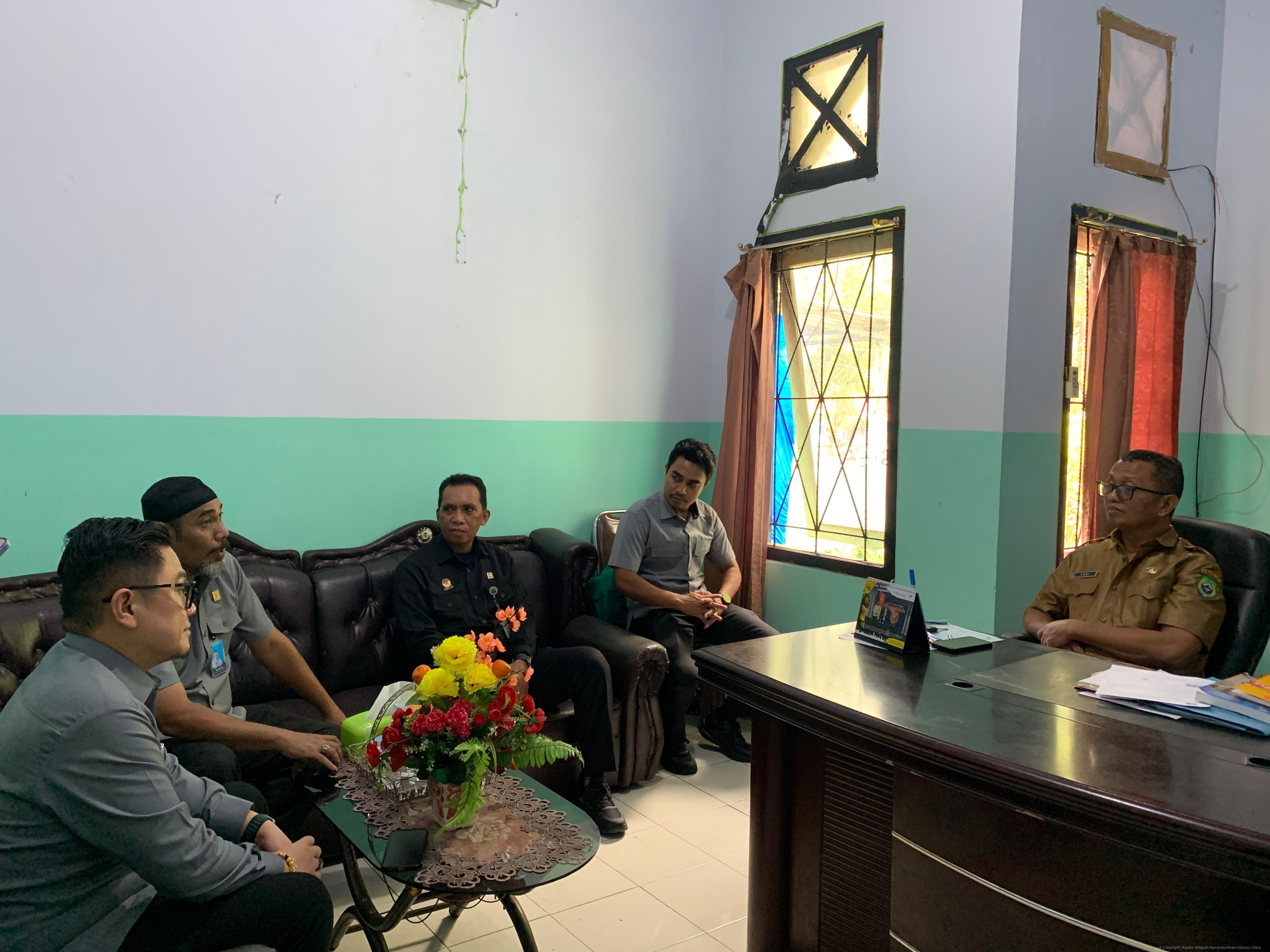 Kemenkum Malut Sosialisasikan Layanan Apostille kepada Dukcapil Halmahera Barat