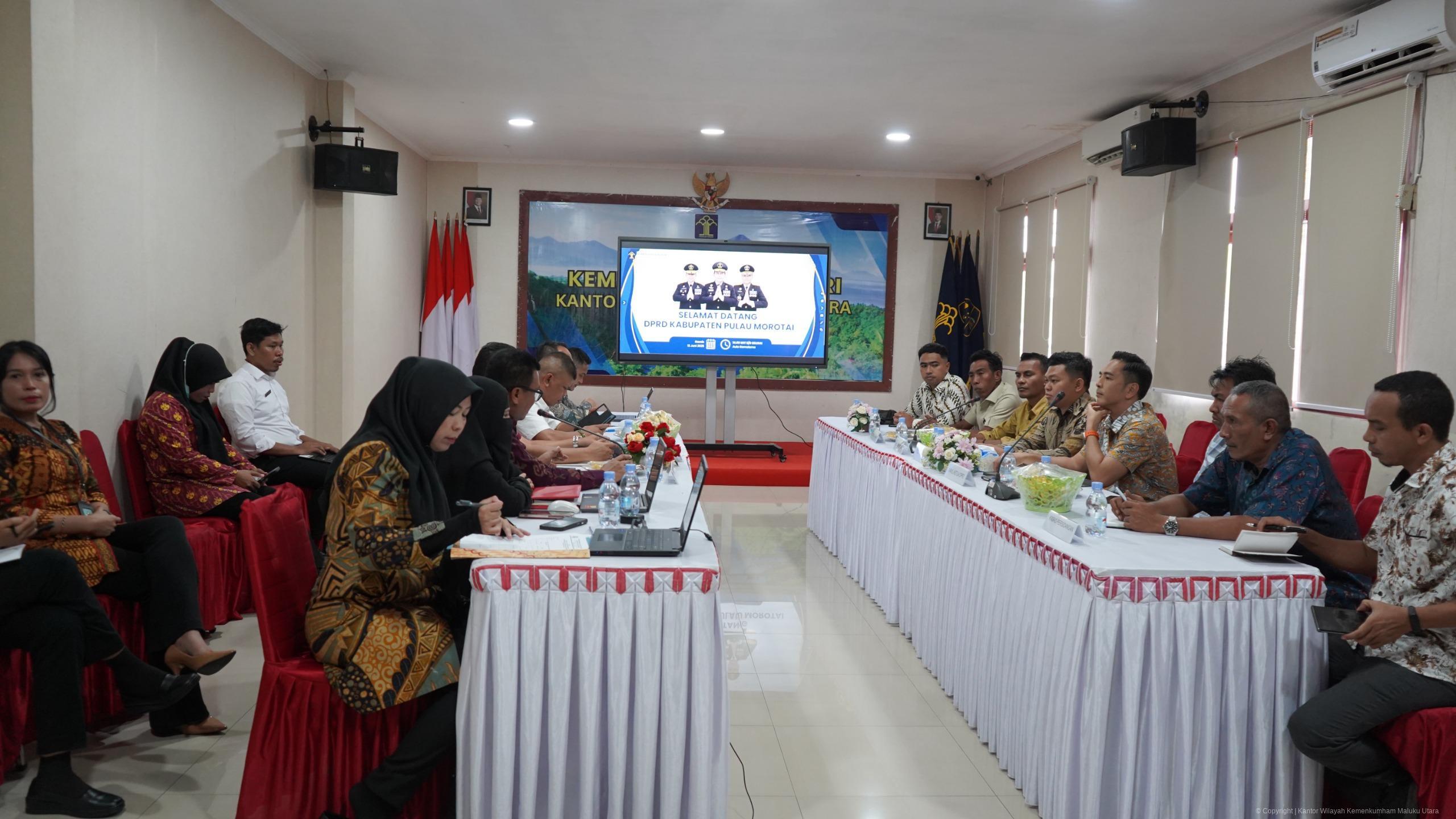 DPRD Morotai dan Kemenkum Malut Kerja Sama Penyusunan Naskah Akademik dan Ranperda