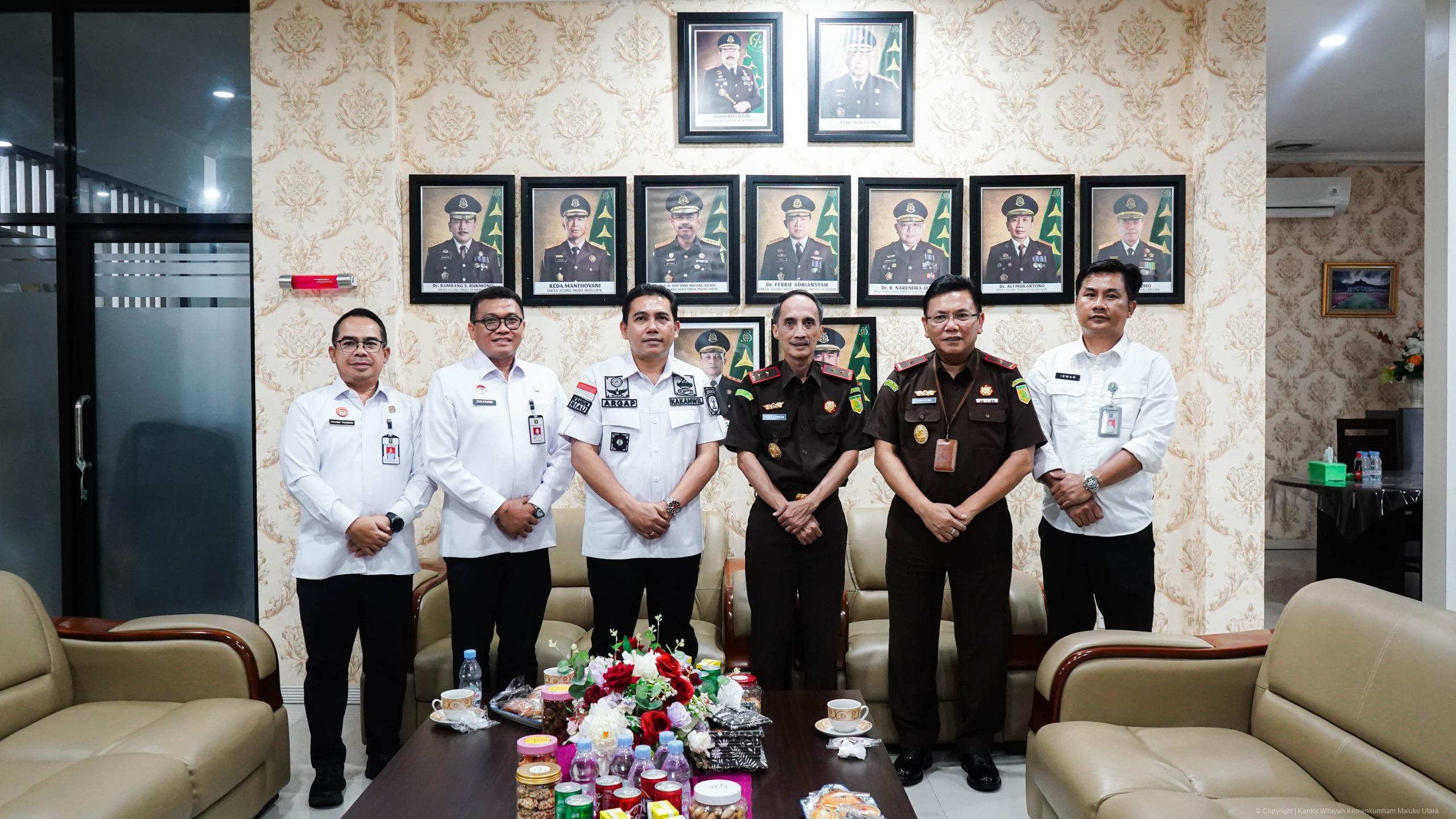 Kakanwil dan Pimti Sambangi Kejati, Bahas Sinergi Penegakan dan Pelayanan Hukum di Maluku Utara